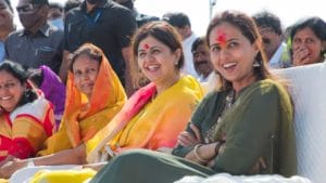 प्रीतम, जानकर आणि नंतर पंकजा, का भगवानबाबांचा दसरा हा एका जातीचा नाही असं पुन्हा पुन्हा सांगतायत?