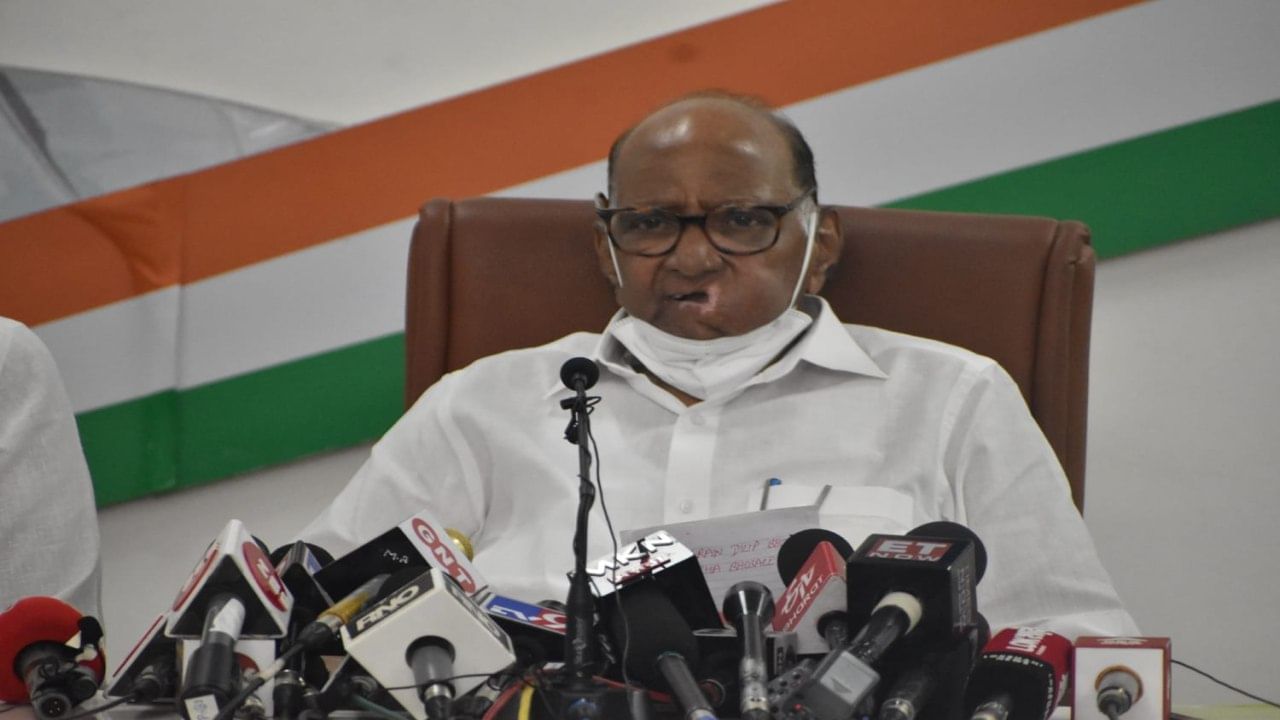 महाराष्ट्र सरकार अस्थिर करण्यासाठी यंत्रणांचा गैरवापर, आयकर विभागाच्या कारवाईवरुन पवारांचा घणाघात महाराष्ट्र सरकार अस्थिर करण्यासाठी यंत्रणांचा गैरवापर, आयकर विभागाच्या कारवाईवरुन पवारांचा घणाघात