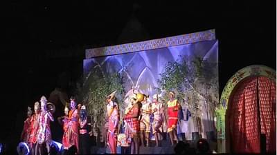 श्रीरामांच्या विरहात दशरथ राजाने मंचावर प्राण सोडला, रामलीलात चटका लावून जाणारी खरी एक्झिट, सहकलाकार-प्रेक्षकांचा आक्रोश