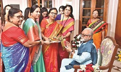 अमृत महोत्सवानिमित्त भुजबळांनी सोडला नेत्रदानाचा संकल्प; 74 लाख नागरिकांना मोहिमेत सहभागी करून घेणार