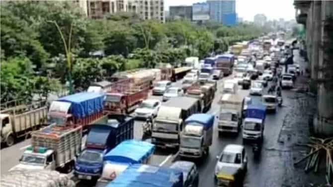 3 महिन्यांसाठी सायन फ्लायओव्हर वीकएंडला बंद ! गाड्यांच्या लांबच लांब रांगा, प्रवाशांचे हाल होणार