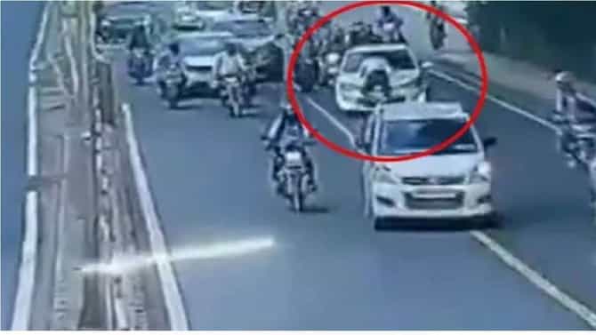 पूर्वीचा 400 चा दंड भरा, पुण्यात चालकाने वाहतूक पोलिसावर गाडी घातली, 800 मीटर फरफटवलं