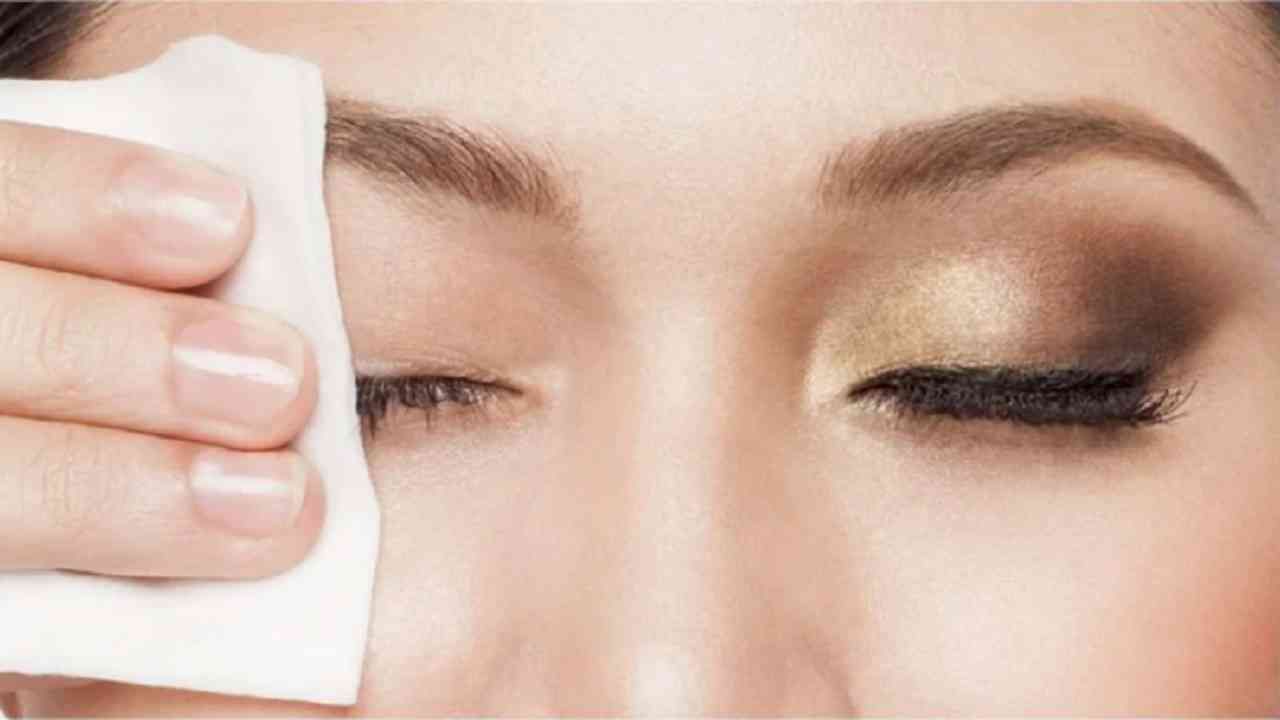 Face Makeup Remover : मेकअप काढण्यासाठी 'या' खास टिप्स फाॅलो करा!