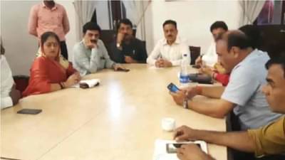 आधी काँग्रेसचा स्वबळाचा नारा, आता भाजपचंही एकला चलो रे, जळगाव जिल्हा बँकेच्या निवडणुकीसाठी महत्त्वाची बैठक