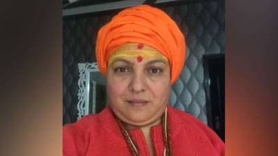 उद्धव ठाकरेंनी बाळासाहेबांचं नाव बुडवलं; साध्वी कांचन गिरी यांची टीका