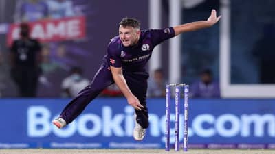 T20 World Cup 2021: कधी काळी डिलेव्हरी बॉय, आता विश्वचषकाच्या सामन्यात सामनावीर, स्कॉटलंडच्या खेळाडूची प्रेरणादायी कथा