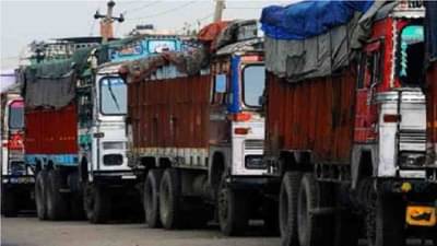 वातानुकूलित बसेसचा कर कमी करा, अवजड वाहनांवरील प्रवेशबंदी उठवा, वाहतूक महासंघाची मुख्यमंत्र्यांकडे मागणी