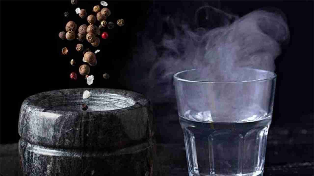 Black Pepper Water रोगप्रतिकारक शक्ती मजबूत ठेवण्यासाठी काळी मिरीचे