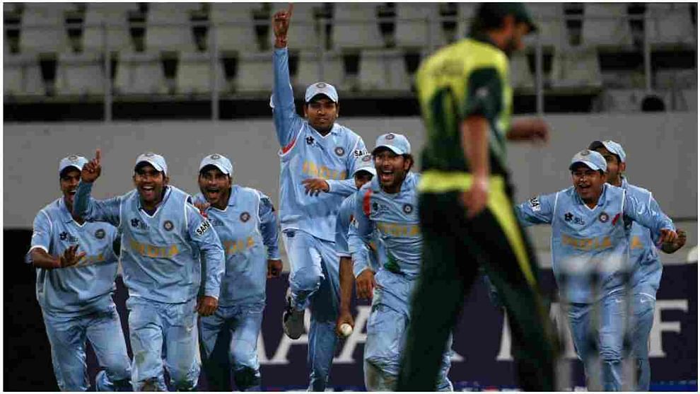 2007 टी -20 विश्वचषक, ग्रुप मॅच, भारत विरुद्ध पाकिस्तान : डरबनमध्ये खेळवलेला हाय व्होल्टेज सामना बरोबरीत संपला. पाकिस्तानला भारताच्या 141 धावांचा पल्ला गाठता आला नाही. मग बॉल आऊटद्वारे निर्णय घेण्यात आला, ज्यामध्ये भारताने पाकिस्तानचा पराभव केला.