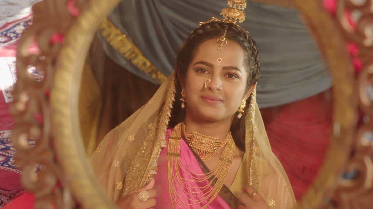 आपण सर्वांनीच आपल्या लहानपणी आजीकडून किंवा आईकडून 'एक आटपाट नगर होतं तिकडे एक साधुवाणी राहत होता' या चातुर्मासाच्या गोष्टी ऐकल्या असतील.