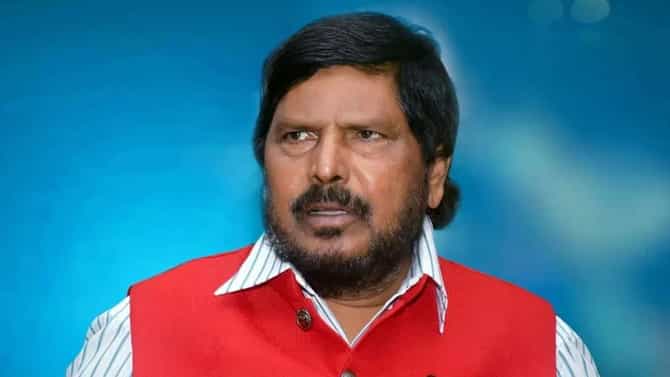 अजित पवारांना या छाप्यांनी फारसा फरक पडणार नाही; रामदास आठवेलंचं मोठं विधान