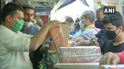 वाजवा रे वाजवा! नाशिकसह उत्तर महाराष्ट्रातील फटाके विक्री बंदीचा निर्णय अखेर मागे