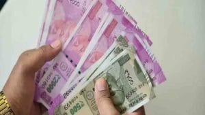 Fixed Deposits : FD उघडण्याचा विचार करत आहात? मग ही खास बातमी तुमच्यासाठीच, वाचा महत्वाची माहिती!