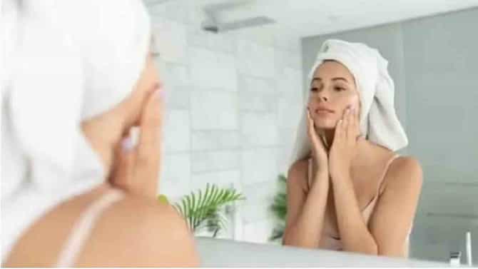 Hacks For Skin Glow : सुपर हेल्दी स्किन मिळवण्यासाठी हे घरगुती उपाय नक्की करा!