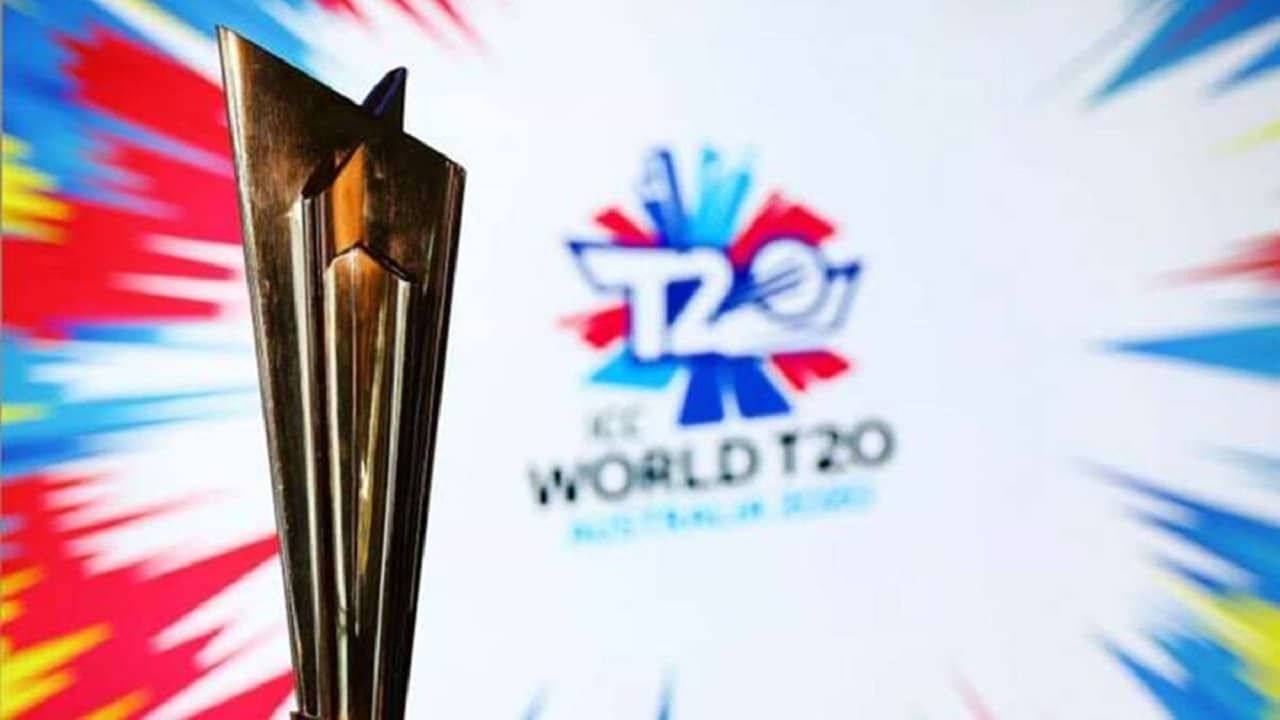 टी20 विश्वचषक 2021 (T20 World Cup 2021) स्पर्धेला अगदी वाजत-गाजत सुरुवात झाली आहे. 14 नोव्हेंबरपर्यंत चालणाऱ्या या स्पर्धेत अनेक दमदार रेकॉर्ड होण्याची शक्यता आहे. पण तोवर या स्पर्धेतील आता पर्यंतच्या काही रेकॉर्डवर नजर टाकूया...