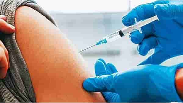 Mumbai: ओमिक्रॉनवर जालिम उपाय, चाळिशीच्या पुढच्यांना बुस्टर डोसची तयारी