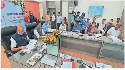 मराठवाड्यातील रेल्वे विकासासाठी राज्यानेही भार उचलावा, रावसाहेब दानवे यांचे आवाहन, औरंगाबादेत महत्त्वाच्या बैठकीत विविध मुद्द्यांवर चर्चा