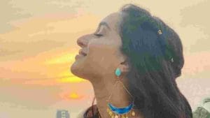 PHOTO | श्रद्धा कपूरने मावळत्या सूर्यासोबत शेअर केले सुंदर फोटो, अभिनेत्रीच्या स्टाईलवर चाहते फिदा