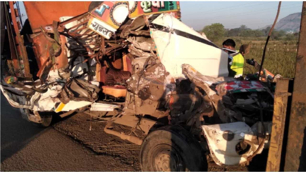 Mumbai Nashik Highway Igatpuri Pick up Eicher Car Accident 2 (1)