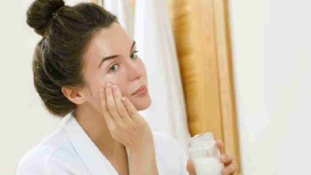 Beauty Tips : सणासुदीच्या काळात निरोगी त्वचा आणि केसांसाठी हे घरगुती उपाय करून पाहा! 