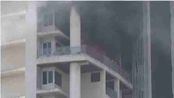 Mumbai Avighna Tower Fire Live | मुंबईतल्या अविघ्न इमारतीतील आग आटोक्यात आणण्यात अग्निशमन दलाला यश
