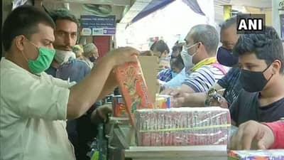 महापालिकेच्या फटाके स्टॉल लिलावाचा बार फुसका; नाशिकमध्ये विक्रेत्यांचे खासगी ठिकाणांना प्राधान्य