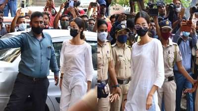 Ananya Panday | NCB चौकशीच्या आधी वडिलांना बिलगून रडली अनन्या पांडे, ‘ड्रग्ज घेतेस का?’वर उत्तर देताना म्हणाली...