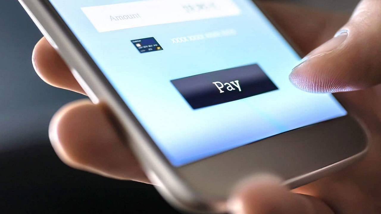 PhonePe ने मोबाईल रिचार्ज करणार असाल तर भरावे लागणार जास्त पैसे, कंपनीने वाढवली फी PhonePe ने मोबाईल रिचार्ज करणार असाल तर भरावे लागणार जास्त पैसे, कंपनीने वाढवली फी