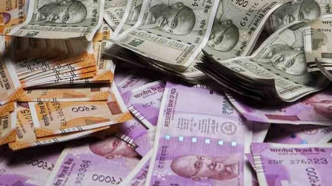 पीपीएफ योजनेत पैसे गुंतवा आणि अवघ्या काही वर्षांत व्हा करोडपती, जाणून घ्या सर्वकाही