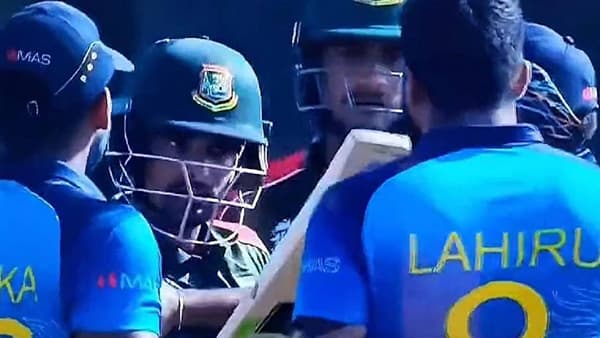 T20 World Cup 2021: बांग्लादेश-श्रीलंका सामन्यात बाचाबाची करणाऱ्या खेळाडूंवर कारवाई, माजी भारतीय खेळाडूने सुनावली शिक्षा