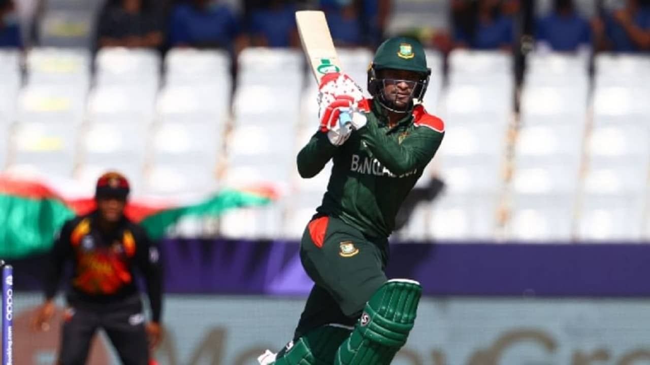 नईमचं टी20 विश्व कपमधील दूसरं अर्धशतक आहे. तो यंदाच्या विश्व कपमधून बांग्लादेशकडून एक महत्त्वाची खेळी करत असून सर्वाधिक अर्धशतकं लगावली आहेत. त्याने श्रीलंकेविरुद्ध 52 चेंडूत 62 धावा केल्या आहेत.