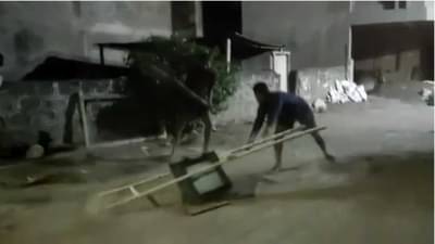 VIDEO : पाकिस्तान विरोधात भारताच्या पराभवानंतर क्रिकेटप्रेमींनी सांगलीत टीव्ही फोडला