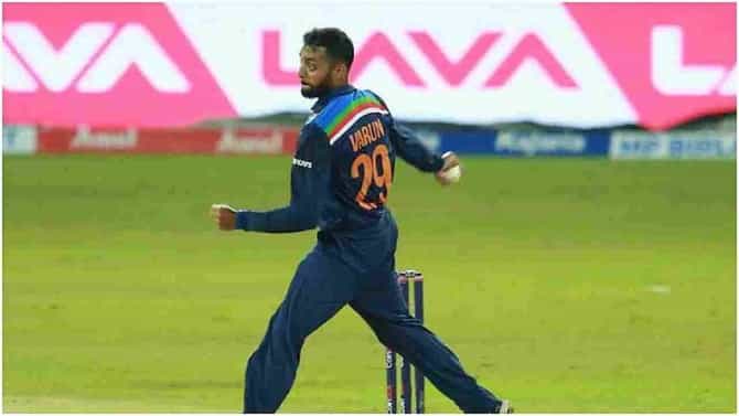 India vs Pakistan : वरुण चक्रवर्तीसारखे बोलर तर पाकिस्तानच्या गल्ल्यांमध्येपण मिळतील, माजी पाक कर्णधाराचा हल्लाबोल
