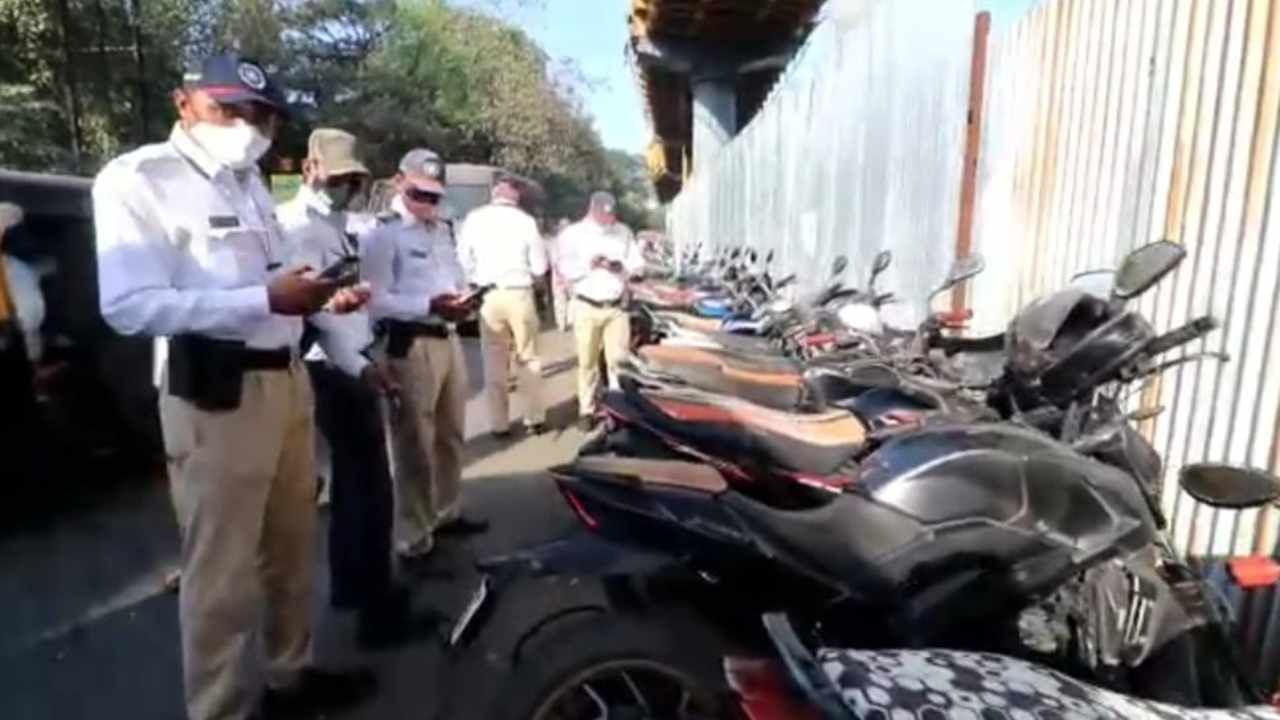 कल्याणमध्ये पोलिसांची पोलिसांवरच कारवाई, 100 पेक्षा जास्त पोलिसांना दंड