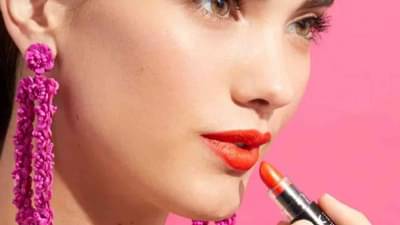 Beauty Tips : लिपस्टिक वापरत आहात? मग या खास टिप्स फाॅलो करा!