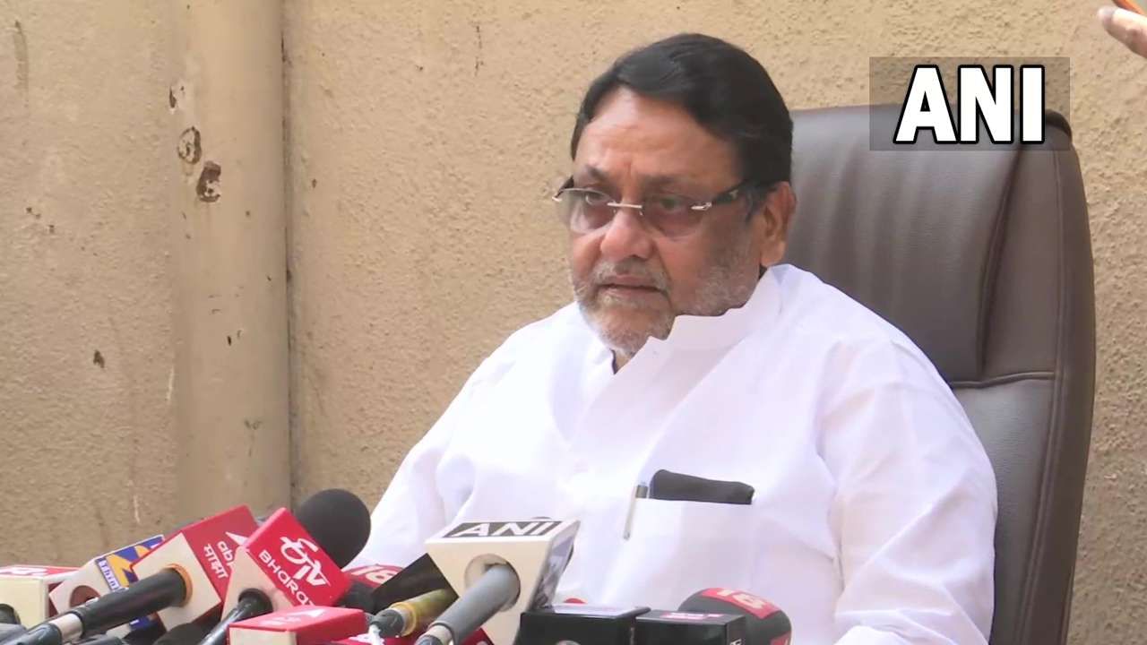 समीर वानखेडे जन्माने मुस्लिमच, बोगस दाखल्यावरून नोकरी मिळवली; नवाब मलिक ठाम समीर वानखेडे जन्माने मुस्लिमच, बोगस दाखल्यावरून नोकरी मिळवली; नवाब मलिक ठाम