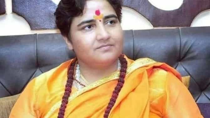 ‘चर्च-मदरशांवर चित्रपट बनवून दाखवा!’, बजरंग दलाच्या हल्ल्यानंतर आता साध्वी प्रज्ञाची ‘आश्रम 3’ला धमकी!