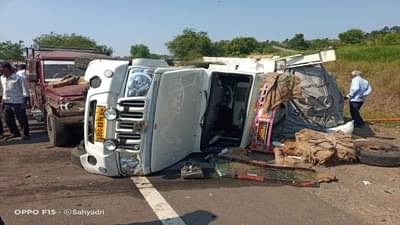 खामगावात 3 गाड्या एकमेकींवर आदळल्या, अपघातात तिघांचा मृत्यू, 7 गंभीर जखमी