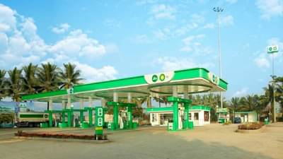 मुकेश अंबानींची पेट्रोल पंप क्षेत्रात जोरदार एंट्री; वाहनाशी संबंधित सगळ्या सेवा मिळणार एका छताखाली