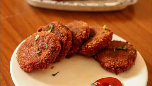 संध्याकाळच्या स्नॅकसाठी हे स्वादिष्ट बीट बटाटा कटलेट तयार करा, जाणून घ्या खास रेसिपी!