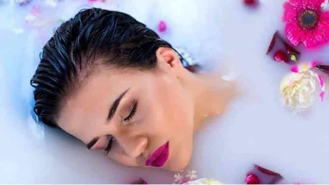 Raw Milk For Skin : चमकदार आणि सुंदर त्वचेसाठी कच्चे दूध अत्यंत फायदेशीर, वाचा फायदे!
