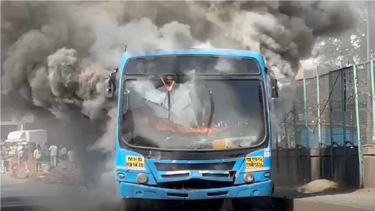VIDEO | पिंपरी चिंचवडमध्ये बर्निंग बसचा थरार, 20-25 प्रवाशांसह जाणारी बस रस्त्यात पेटली