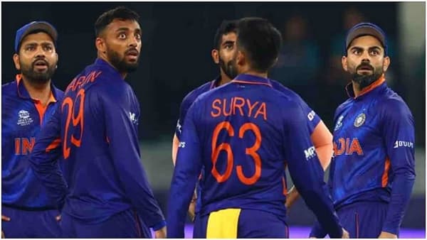 टी20 वर्ल्ड कपमध्ये पहिला सामना पाकिस्तानविरुद्धद गमावल्यानंतर आता भारतीय खेळाडू दुसऱ्या सामन्यासाठी मैदानात सराव करत घाम गाळत आहेत. रविवारी (31 ऑक्टोबर) भाराताचा न्यूझीलंडविरुद्ध सामना असणार असून आयसीसी क्रिकेट अकादमीच्या मैदानात खेळाडू सराव करत आहेत. याचवेळी भारतीय फॅन्ससाठी एक आनंदाची बातमी समोर आली आहे.