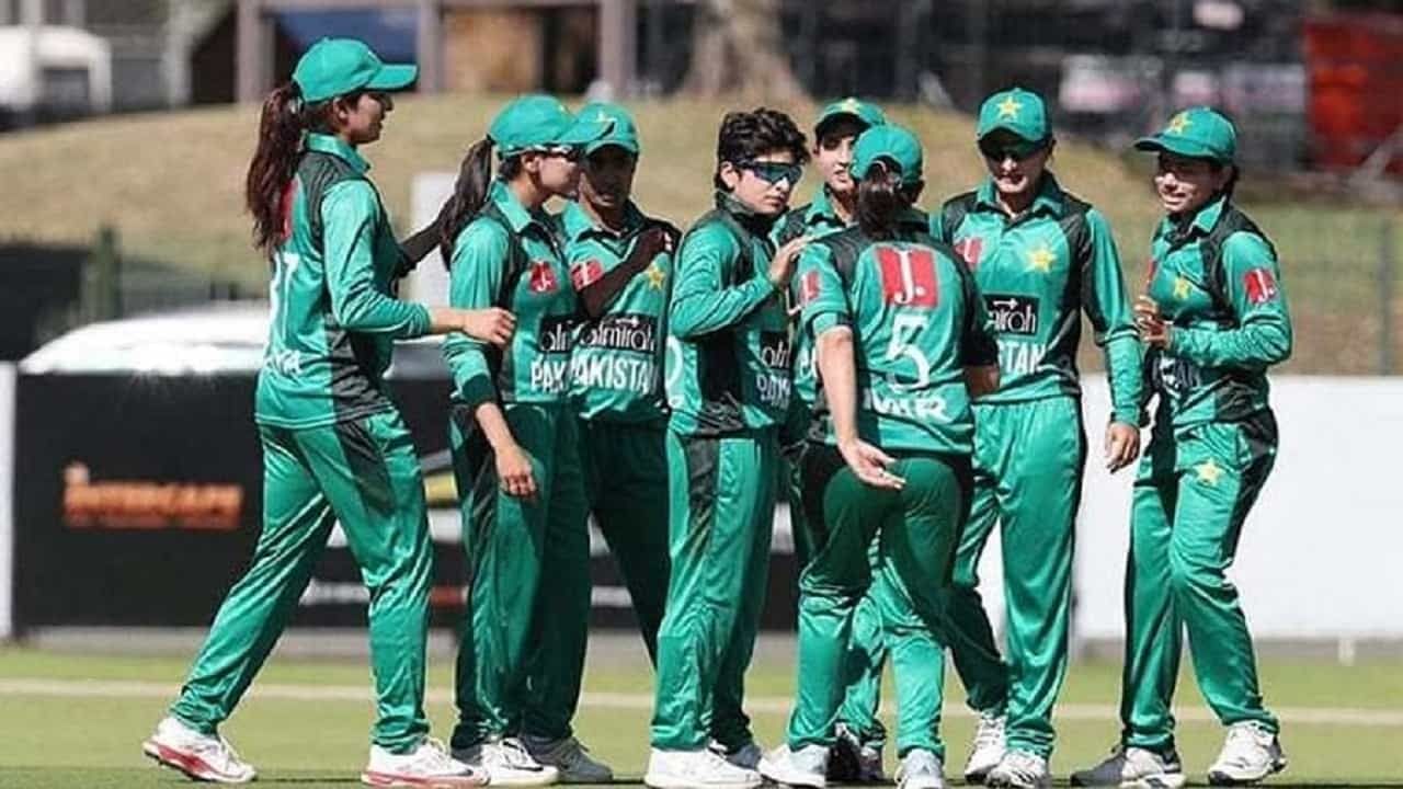 वेस्ट इंडिजचा महिला संघ पाकिस्तानच्या दौऱ्यावर येणार आहे. यावेळी पाकिस्तान आणि वेस्ट इंडीजच्या महिला संघामध्ये 3 वनडे सामन्यांची मालिका सुरु होणार होती. यातील पहिला सामना 8 नोव्हेंबर रोजी, तर दुसरा 11 नोव्हेंबर आणि शेवटचा 14 नोव्हेंबर रोजी पार पडणार होता.