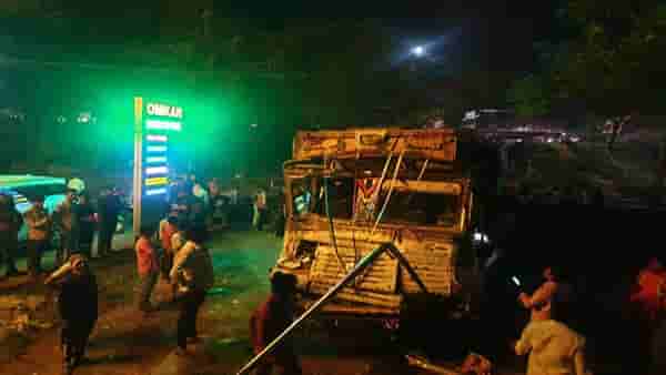 पुण्यात नवले पुलावर आठ दिवसांत चौथा अपघात, ट्रक 25 फूट घसरला