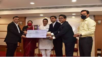 औरंगाबादचे शासकीय आयटीआय राज्यात दुसरे, मुलींचे आयटीआय विभागातून पहिले, नवाब मलिक यांच्या हस्ते पुरस्कार