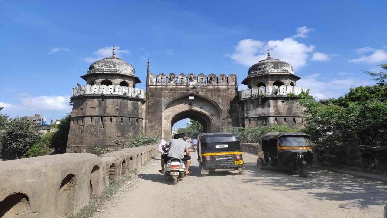 औरंगाबादमधील ऐतिहासिक दरवाजांचे नूतनीकरण व संवर्धनाला वेग, चार महिन्यात चित्र कामे पूर्ण होणार!