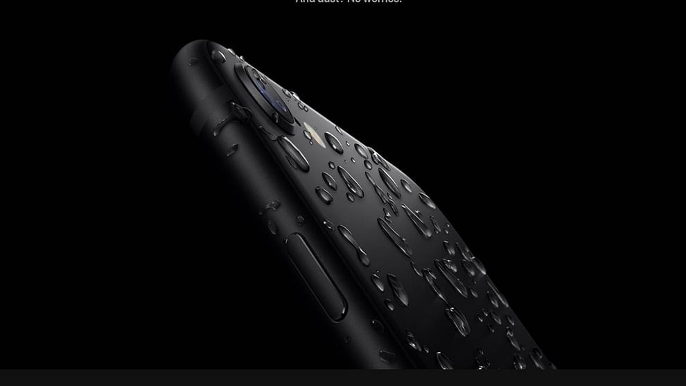 Simless Phone : Appleचा नवा iPhone विशेष तंत्रज्ञानानं सज्ज! सिमकार्डशिवाय मोबाइलवर बोलता येणार..!
