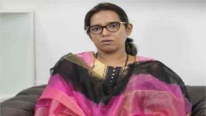 Varsha Gaikwad : शालेय शिक्षणमंत्री वर्षा गायकवाड यांना कोरोना, ट्विटरवरुन माहिती देत काळजी घेण्याचं आवाहन