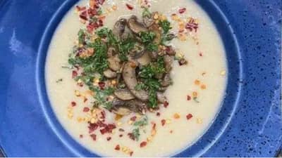 खास मशरूम आणि फ्लॉवर सूप घरी तयार करा, जाणून घ्या रेसिपी!